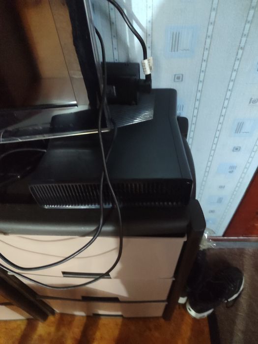 Продаю xbox 360 freeboot