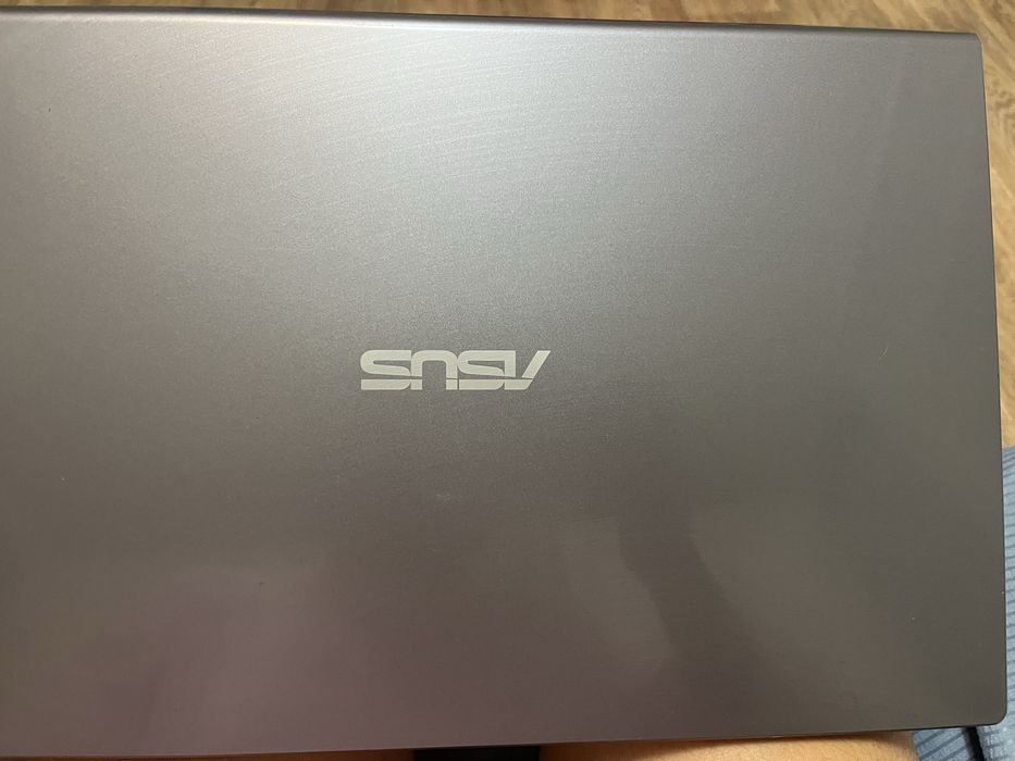 Asus ноутбук.