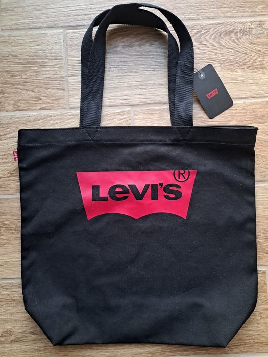 Нова черна чанта Levi's