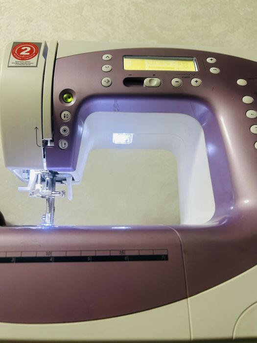 Швейная машина Bernina Bernette Milan 8