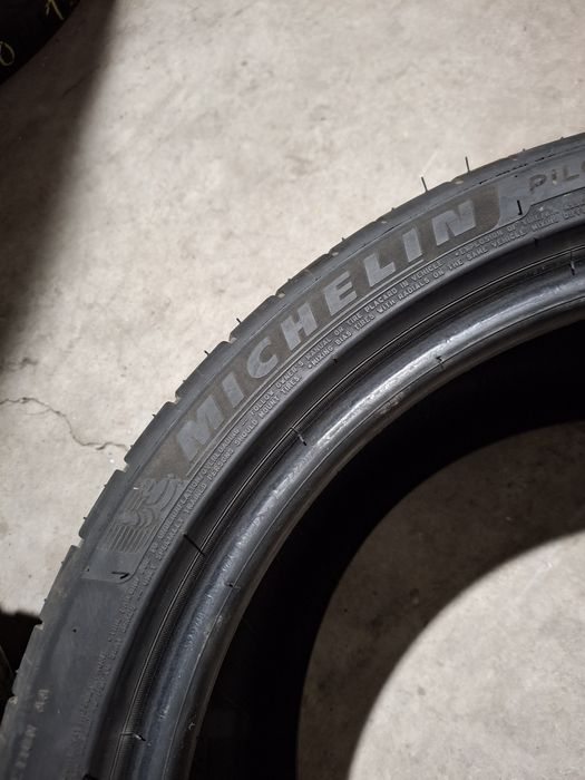 2 Anvelope de vara 255 35 r18 Michelin