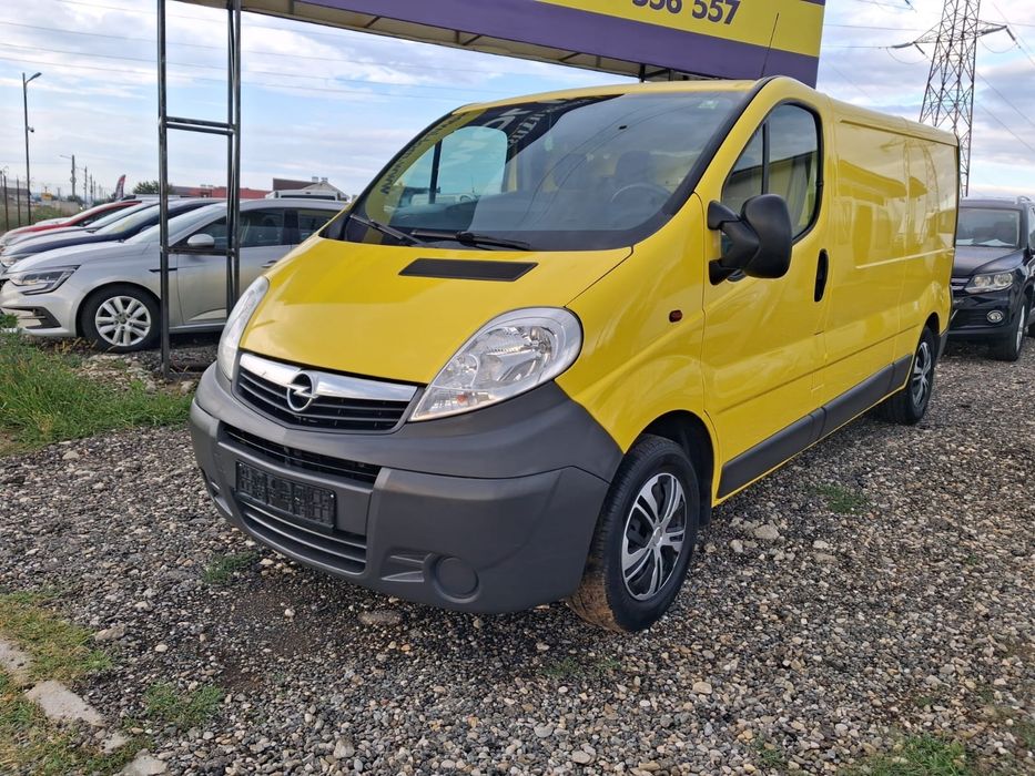 Opel Vivaro ( Renault Trafic )
