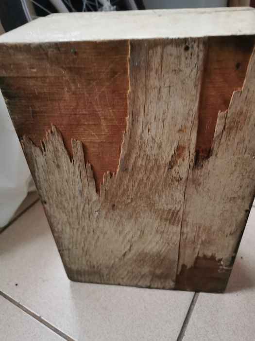 Cutie  Lemn de PrimAjutor