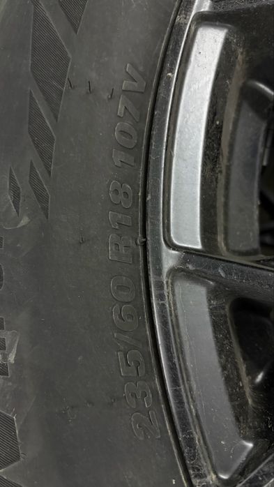 Колеса R18 летние шины в нормальном состоянии