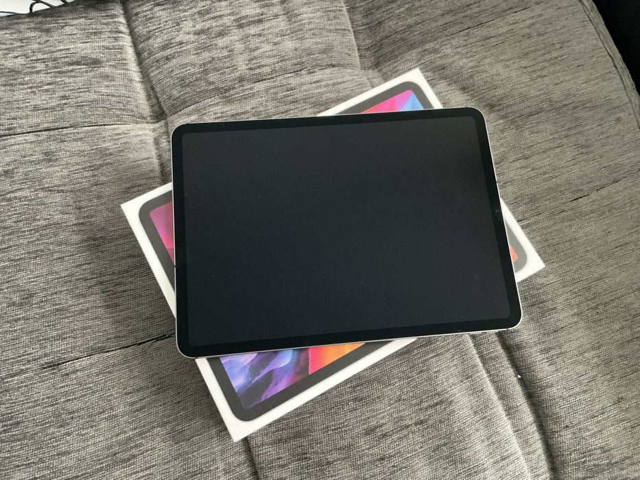 Отличен iPad Pro 11” WiFi + Cellular (2nd Generation) с Magic Keyboard