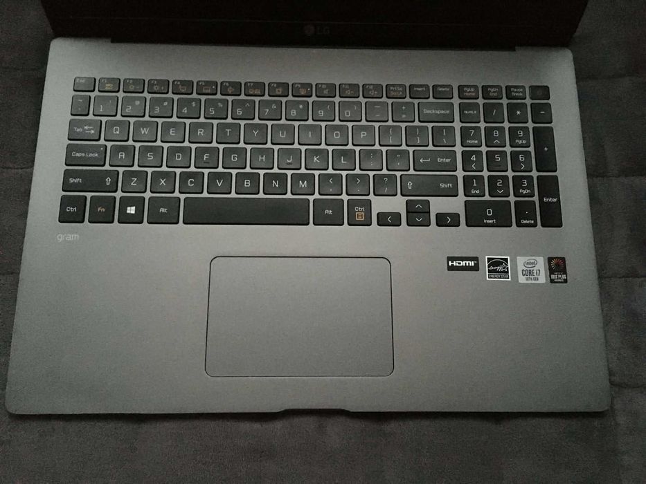 LG Gram 17 inch, intel i7 1065G7, 16Gb RAM 1 x 1Tb SSD