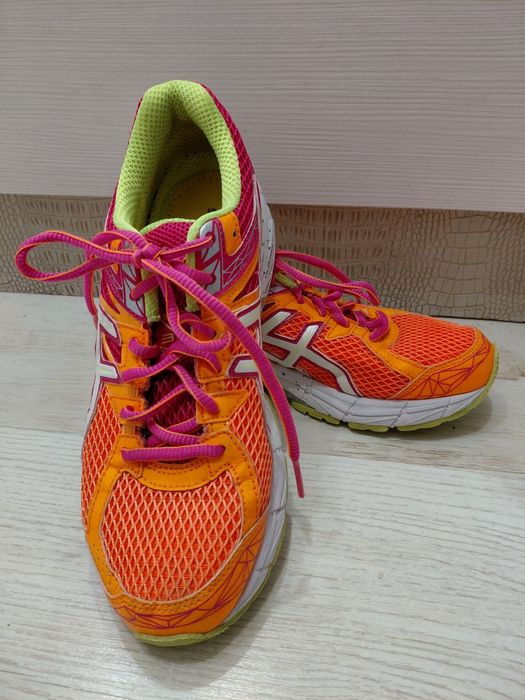 Asics дамски маратонки