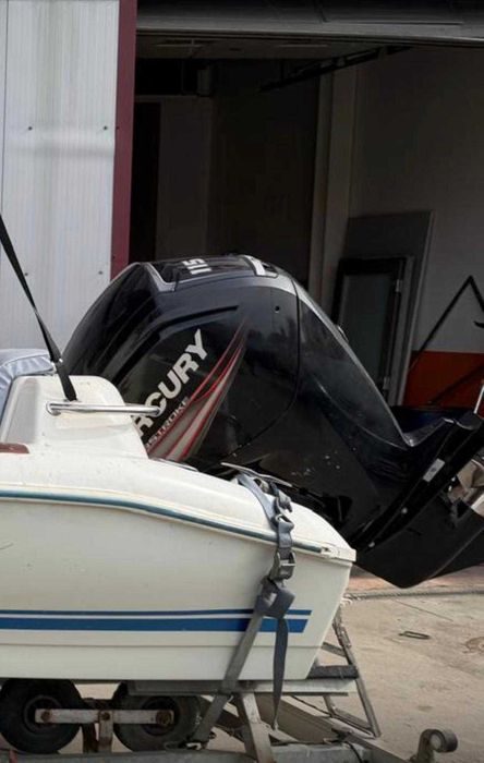 Barca cu motor pentru pescuit 115 cp

Motor: Mercury 115 CP (4 timpi)

Consolă centrală cu parbriz

Bimini top pliabil

Scară inox baie