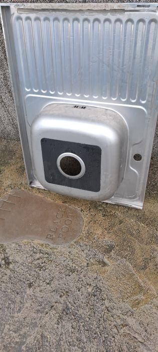 Бордова мивка 60 на 80