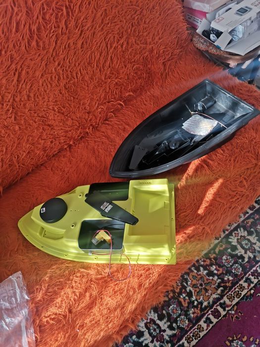 Лодка за захранка D19 коша4 части