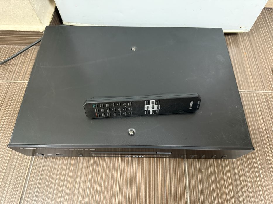 Yamaha CD-S700 Качествен Player