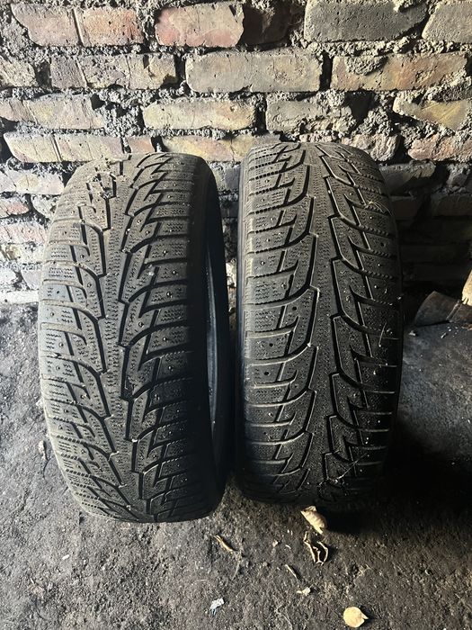 Шины 215/66 R17 пара 25000