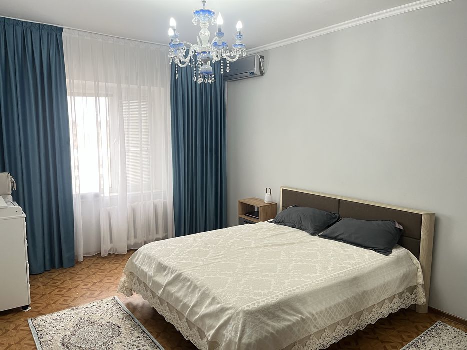 Кровать. Двухспальный кровать. Кровать с матрасом