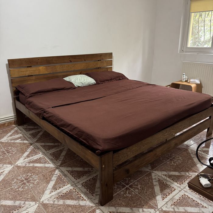 Pat matrimonial din lemn masiv  King Size 180 x 200