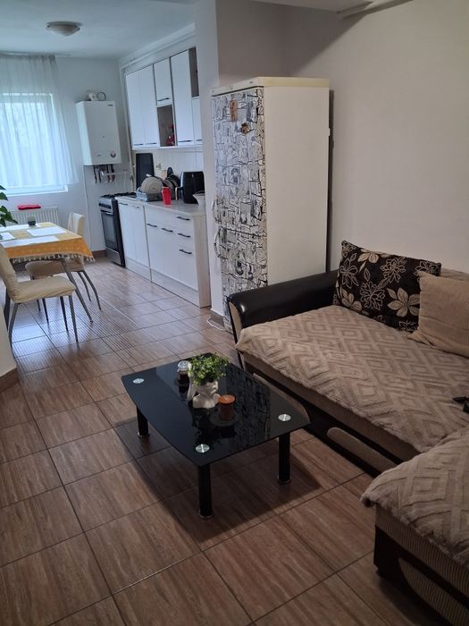 Vând apartament FLORESTI 46 mp  ,Str Stejarului
