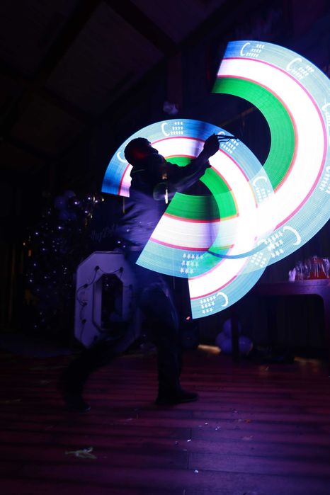 ФЕНИКС: Главное неоновое шоу столицы.