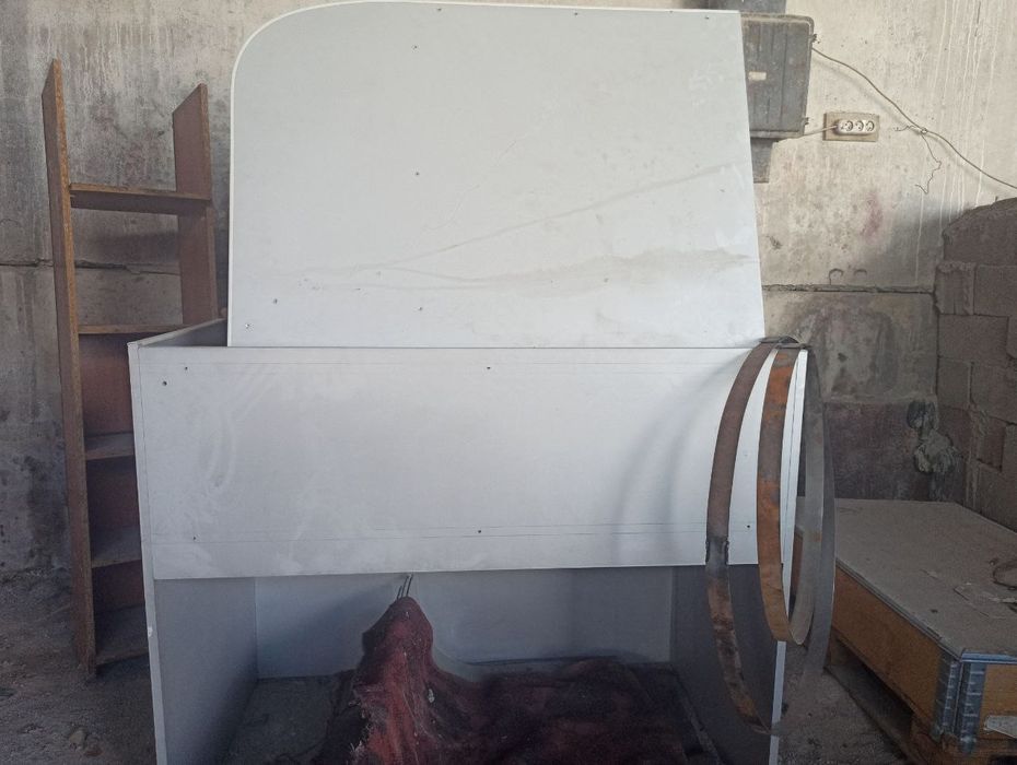 Витрина,шкаф, стол для psp