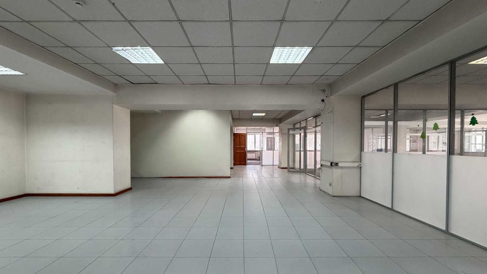 Продаётся коммерческое здание — 911 м²