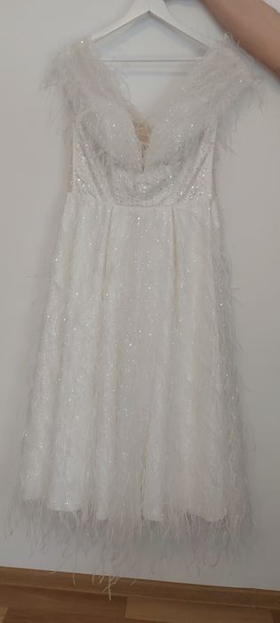 Rochie de mireasă cu pene
