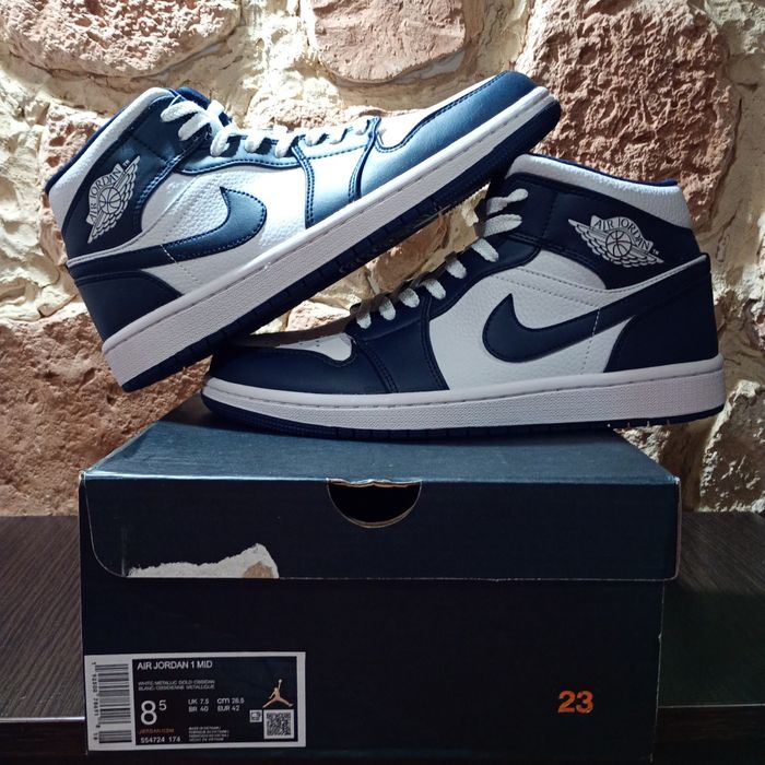 Air Jordan 1 Mid Obsidian 42