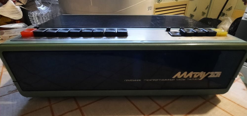 Продаю электронные часы