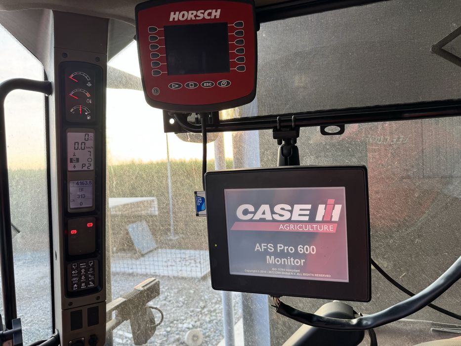 Tractor Case IH Magnum 335