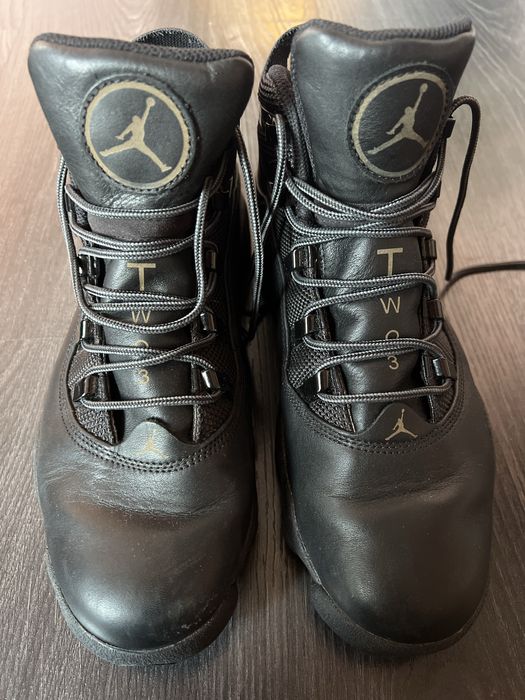 Обувка Jordan Winterized 6 Rings в черно.