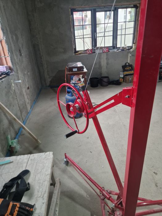 Macara ridicat rigips