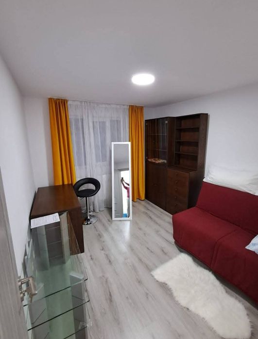 Închiriez apartament