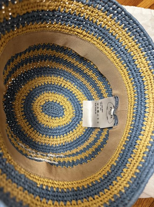 Оригинална шапка Prada