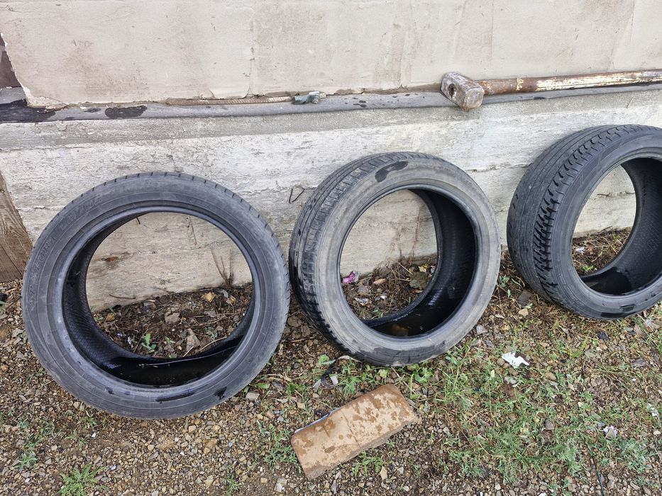 продам шины. 3 шт. R18.235/45