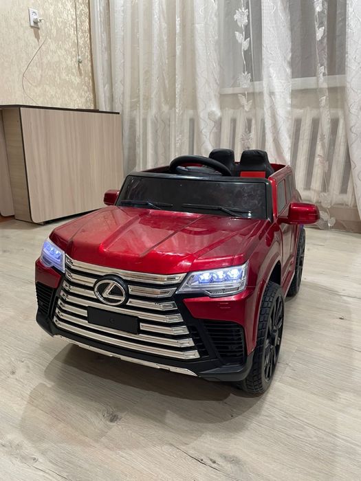 Продам машину игровую