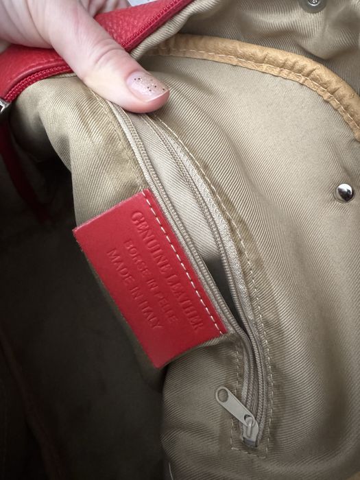 Rucsac rosu de piele