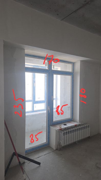 Окно на балконной с дверью