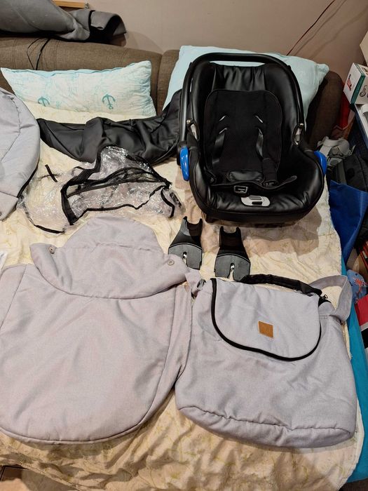 Продавам детска количка с три коша и много функционалности