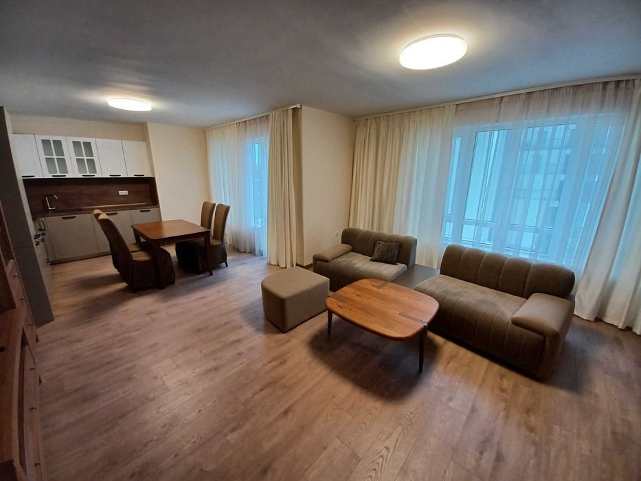 Дава се под наем Тристаен апартамент в Варна, Център - 90 кв.м за 850 € - Снимка #3