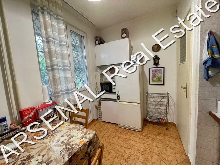 Дава се под наем Двустаен апартамент в София, Лозенец - 72 кв.м за 440 € - Снимка #1