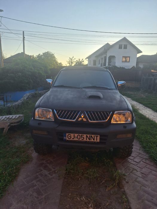 Mitsubishi l200 2004