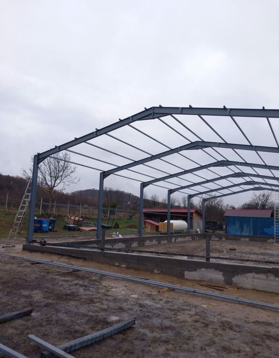 Hale metalice la preț redus