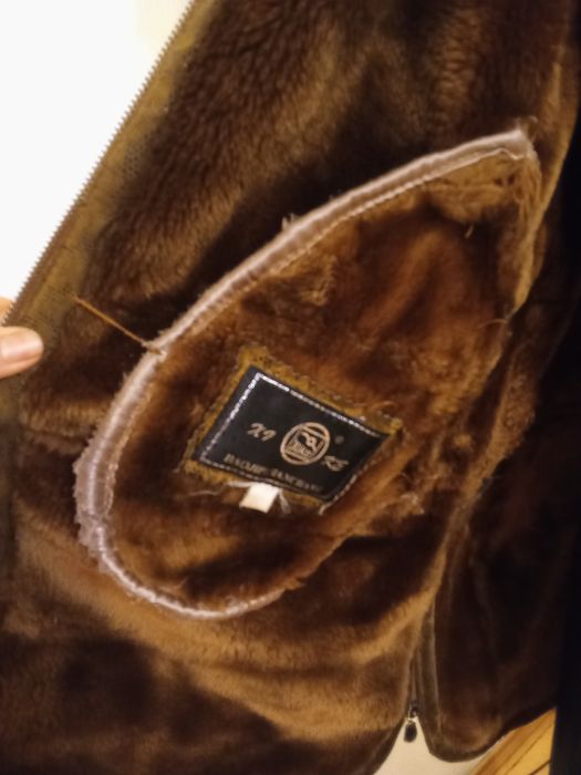 Haina femei din piele deosebita.