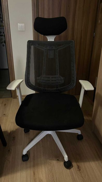 Работен стол ANTARES ECLIPSE, черно и бяло