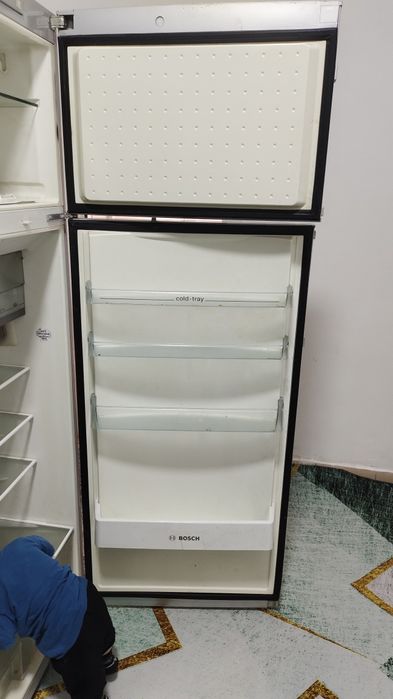 Продам рабочий холодильник Bosch