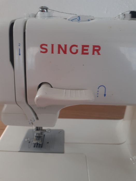 Mașină de cusut Singer