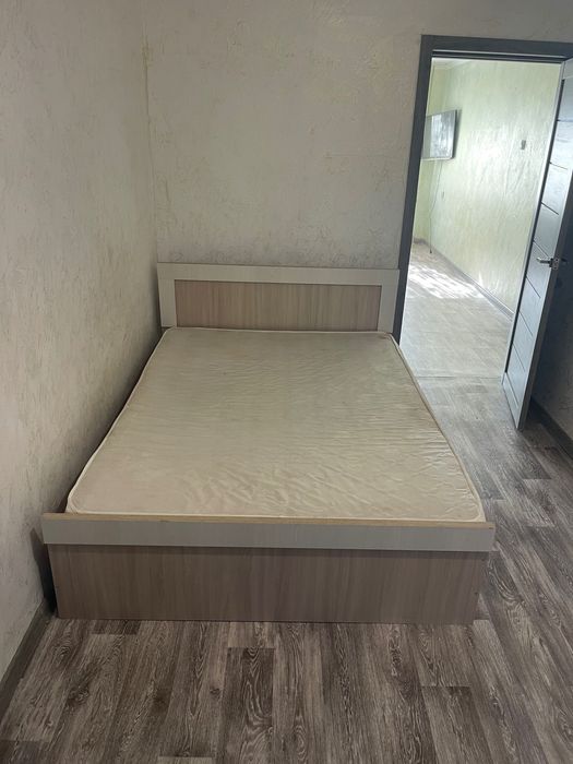 Продам шифоньер, кровать и телевизор