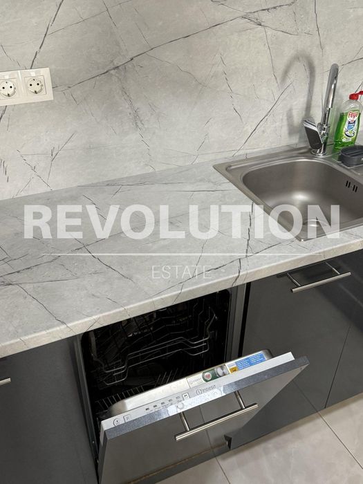 Дава се под наем Двустаен апартамент в Пловдив, Христо Смирненски - 65 кв.м за 511 € - Снимка #1