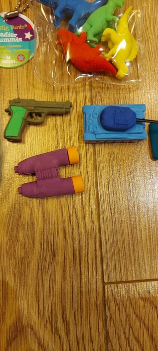 Комплект пособия за училище, гумички, будилник, ножичка, спинер, 20 лв