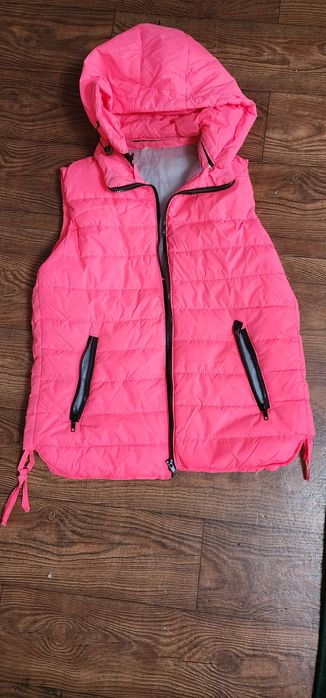 Женская жилетка (безрукавка)