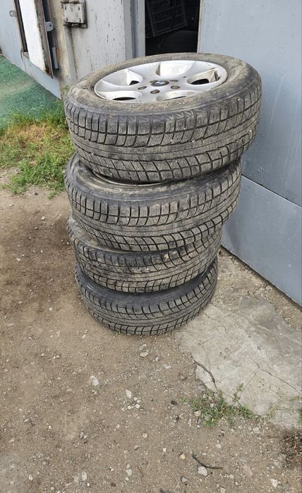 R16 всесезонка  в отличном состояние