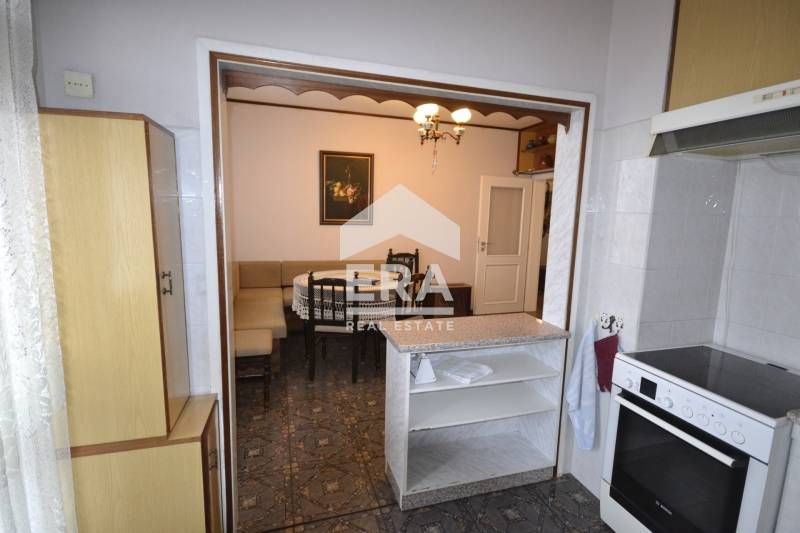 Продава се Тристаен апартамент в Хасково, Овчарски - 120 кв.м за 502 €/кв.м - Снимка #11