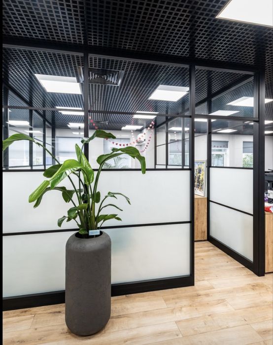 Алюминиевые окна, витражи, перегородки, двери